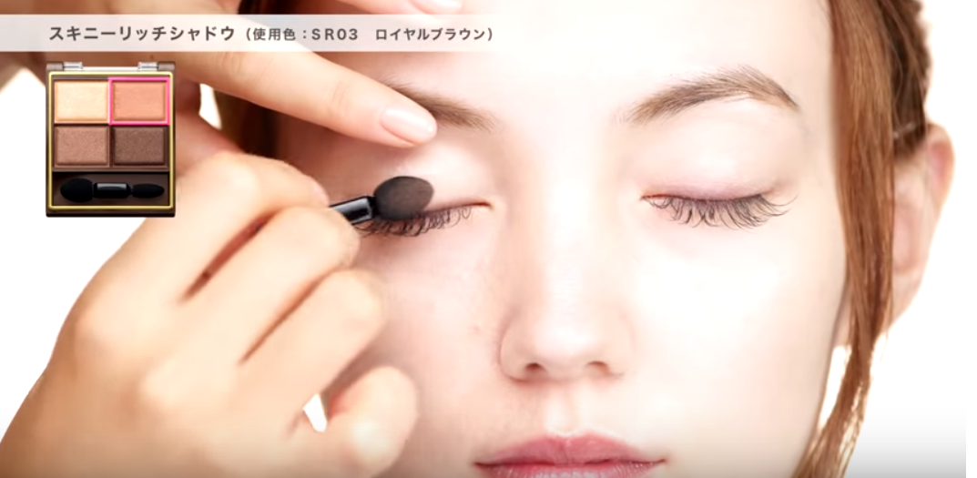 エクセルアイシャドウの人気色や使い方とブルベやイエベに合う色 一重向けの塗り方も Beauty Plus Navi